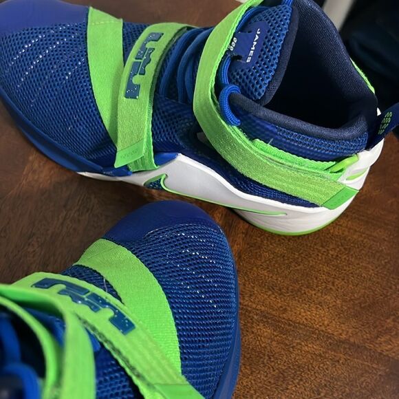 🔥🏀 NIKE LEBRON SOLDIER 9 IX Boys Size 5Y Royal Blue 776471-441 - EXCELLENT - Picture 10 of 11